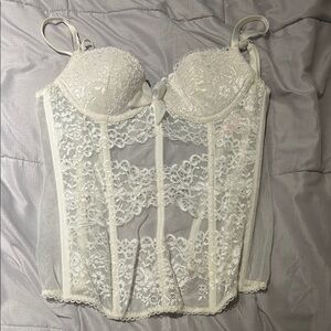 Victoria's Secret Cream Lace Bra with Underwire Support